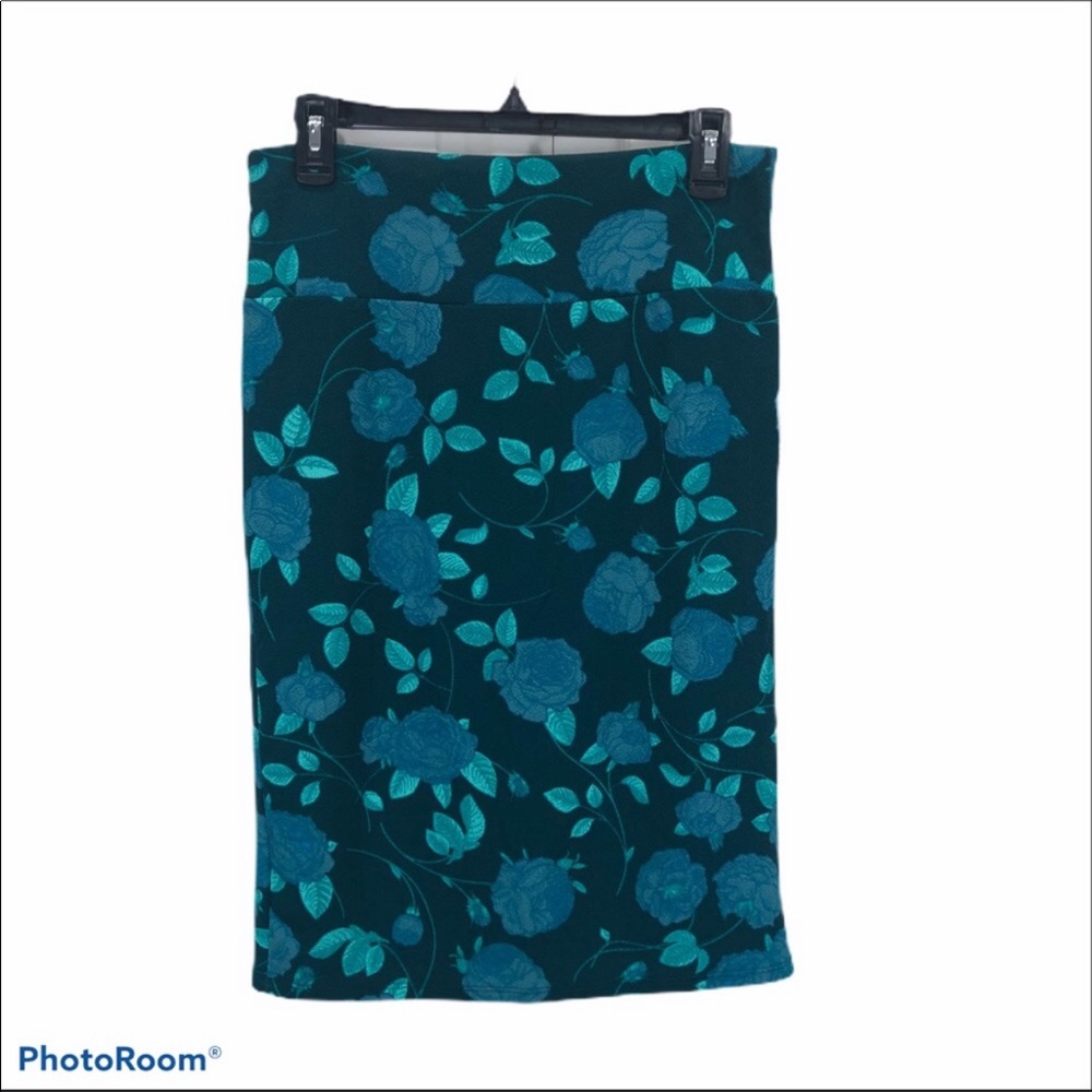 LuLaRoe Cassie blue/teal and green pull on skirt